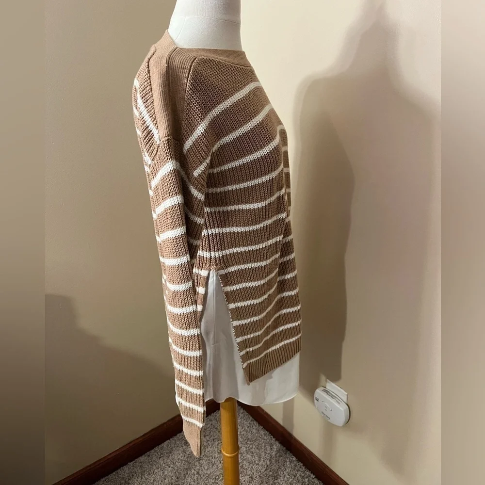 LOFT Tan/Cream Sweater with Shirttail Hem Sz S EUC